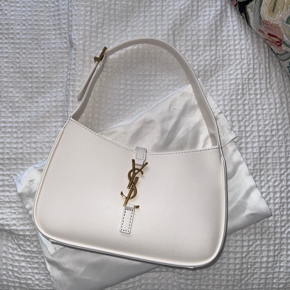 YSL ✨ LE 5 À in smooth leather